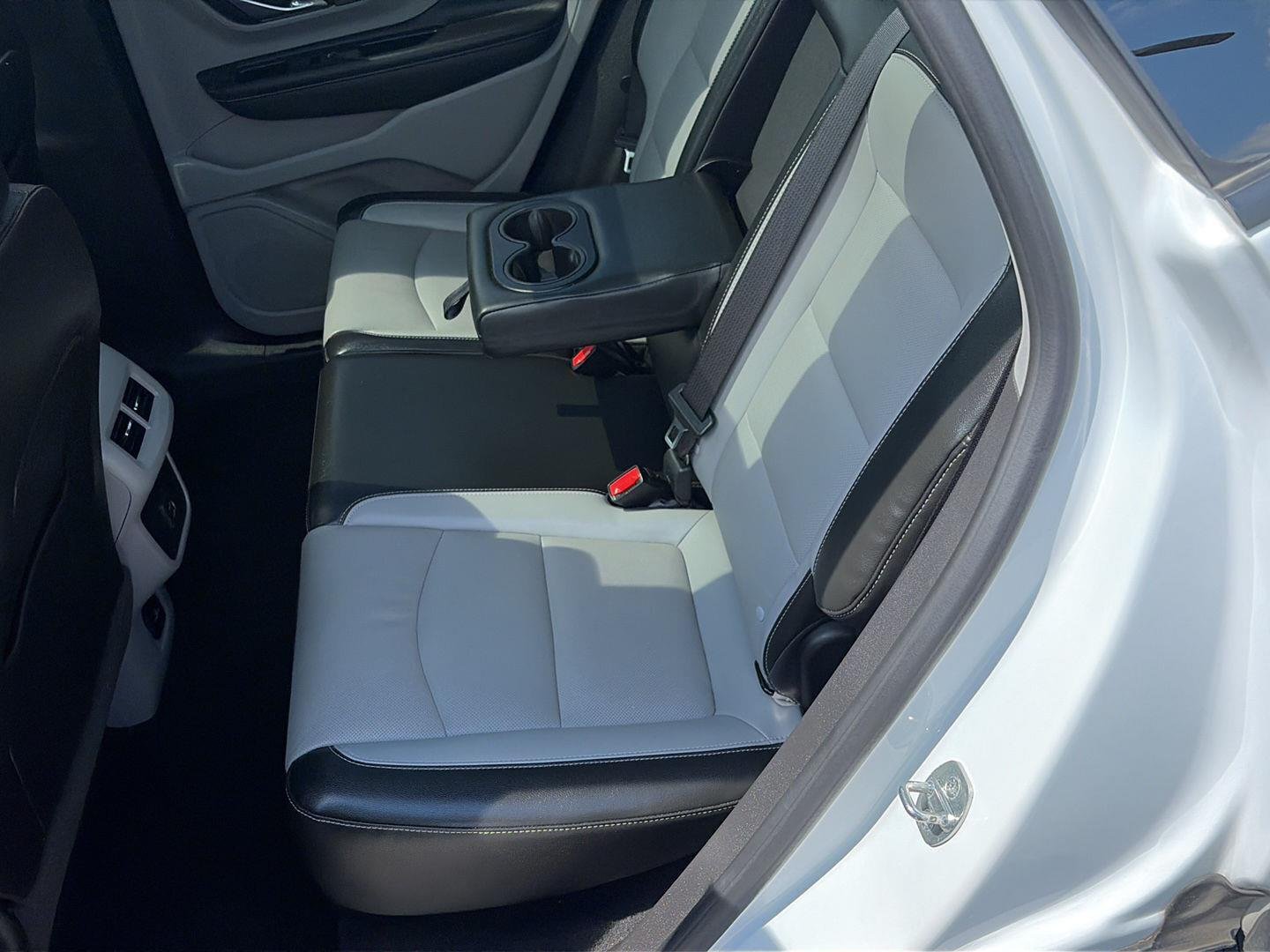 Used 2022 SUMMIT WHITE GMC SLT image 12