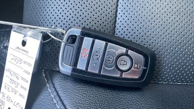 Used 2022 Gray Metallic Ford GT Premium image 20