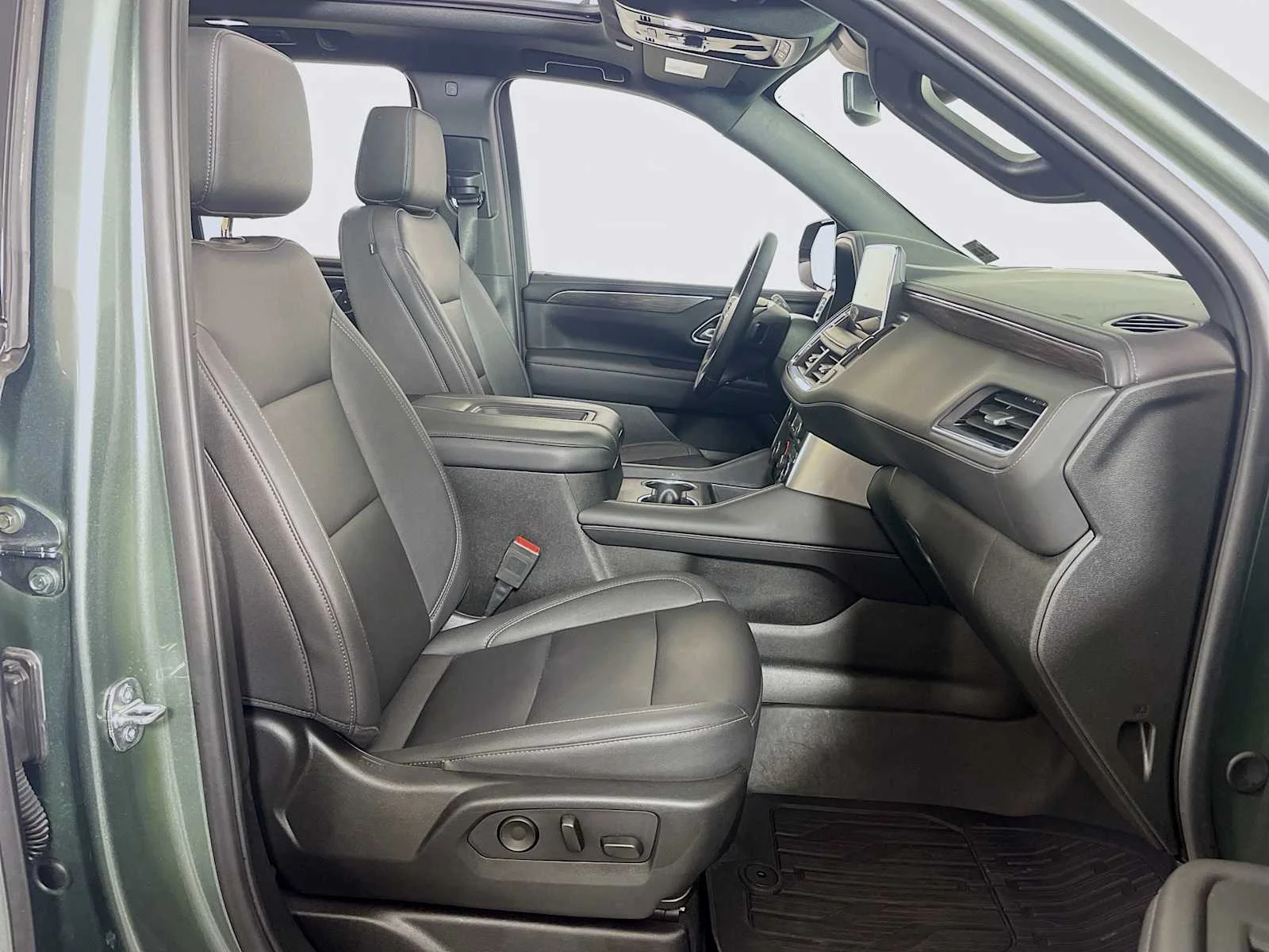 Used 2023 Silver Sage Metallic Chevrolet LT image 30