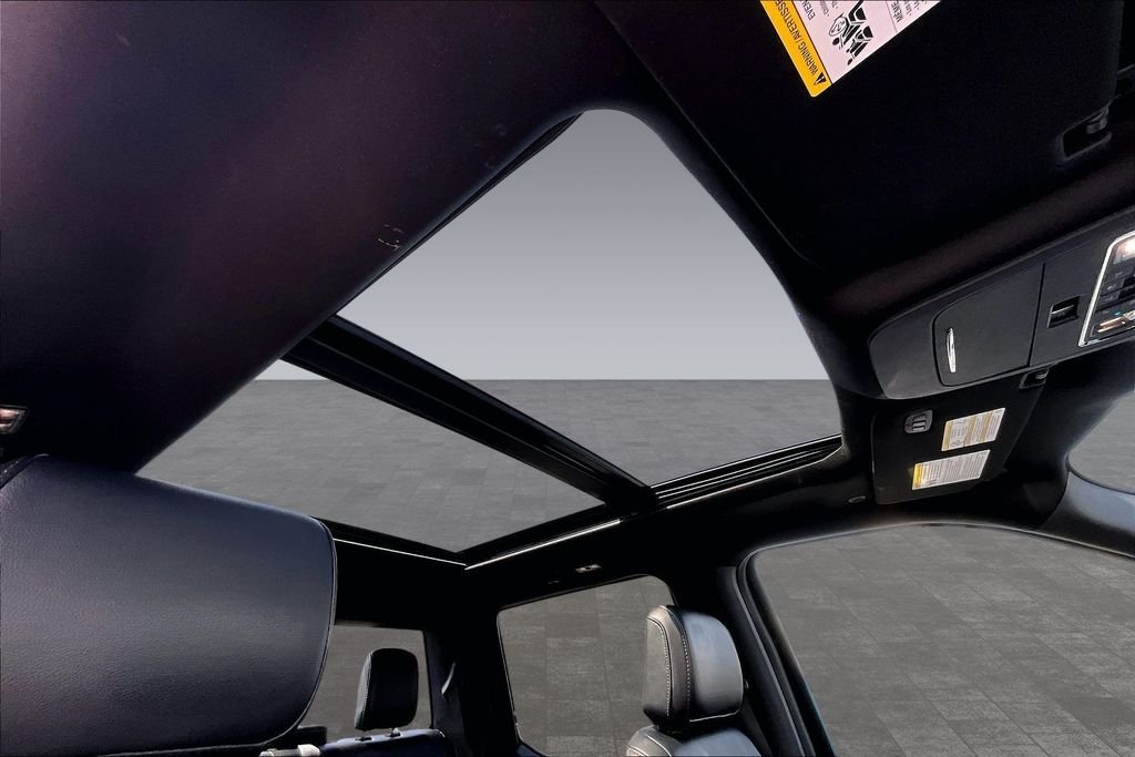 Used 2024 Black Metallic Ford Lariat image 11