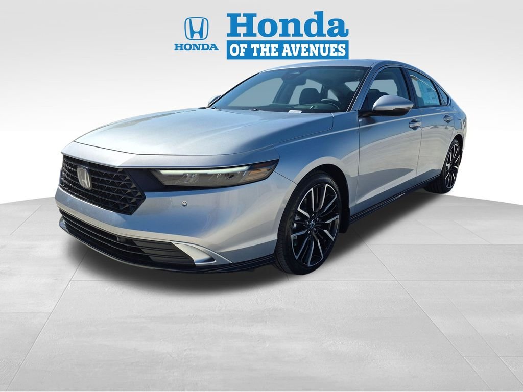 New 2026 Solar Silver Metallic Honda Touring image 3