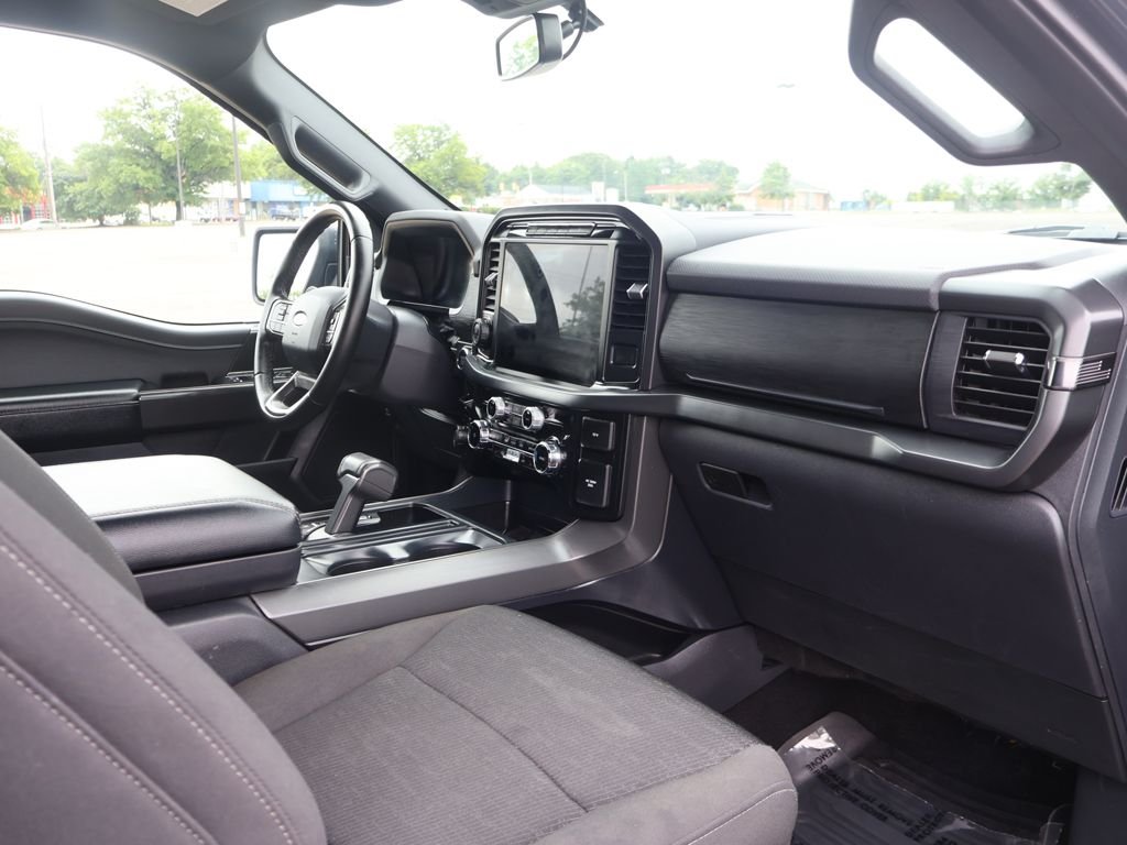 Used 2024 Black Ford XLT image 27