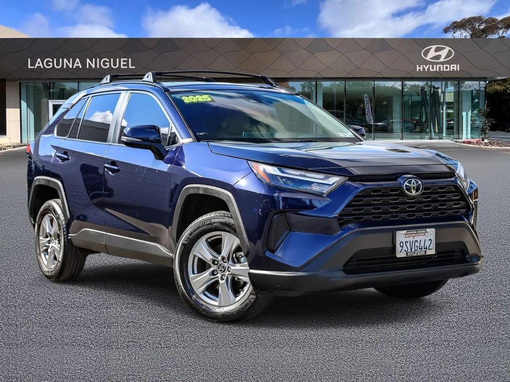 2025 Toyota RAV4 XLE FWD's photo