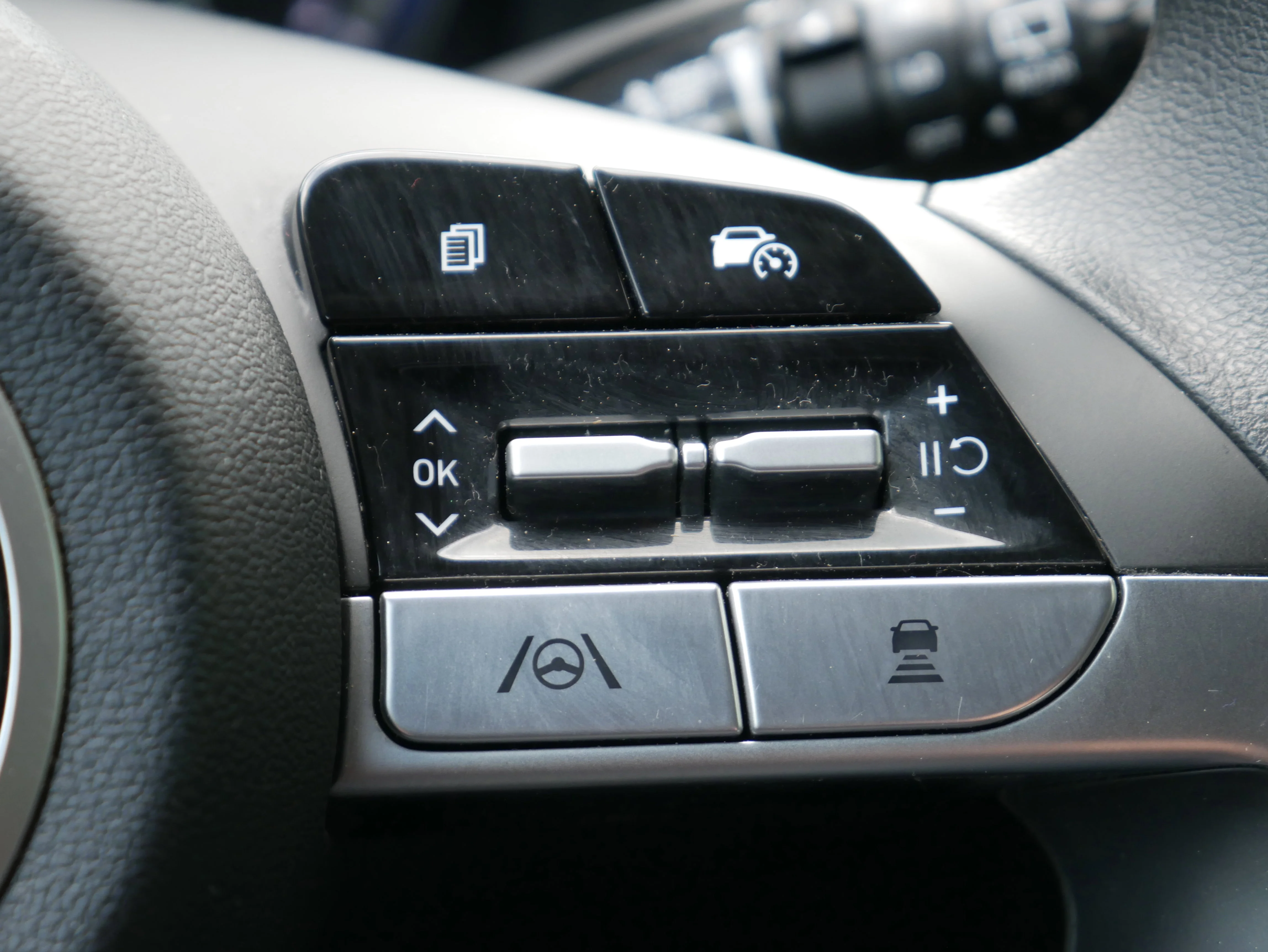 Used 2023 Serenity White Pearl Hyundai SEL image 26