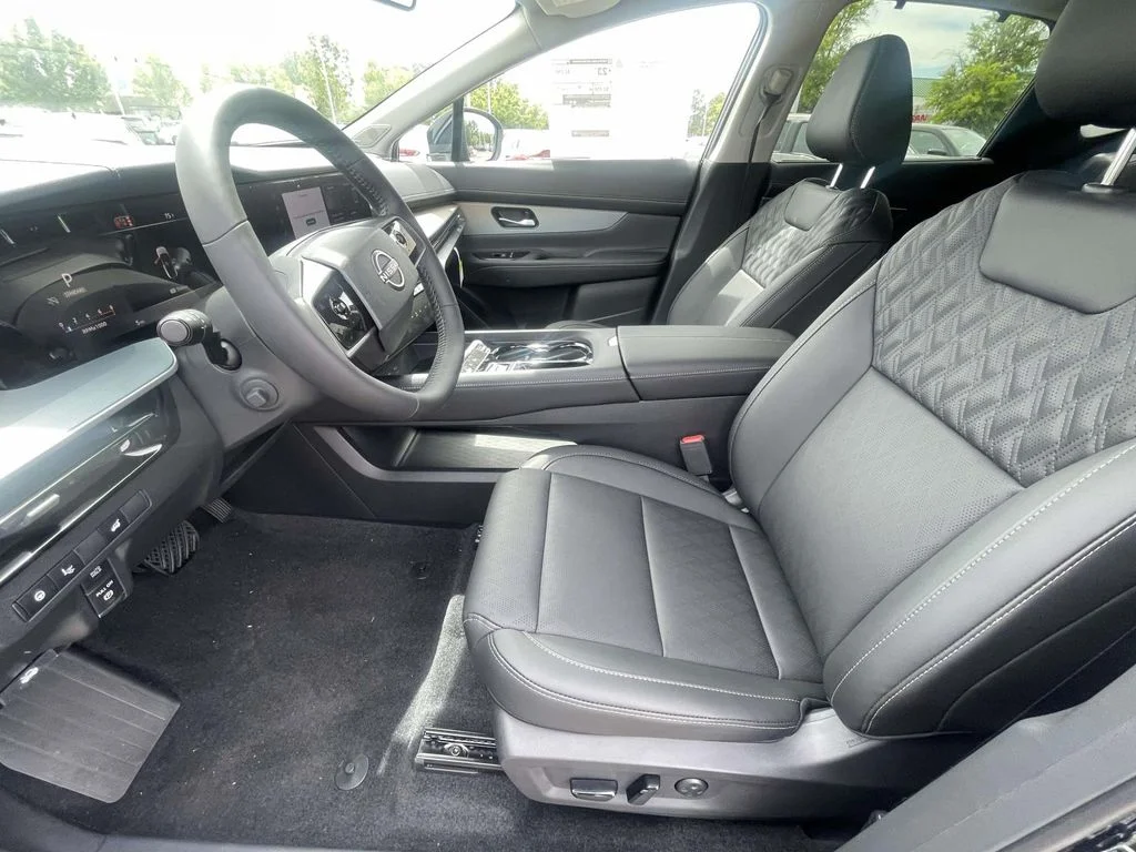 New 2026 Silver Nissan 2.5 SV image 14