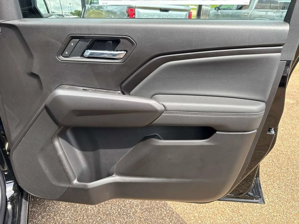 New 2026 Onyx Black GMC Elevation image 25