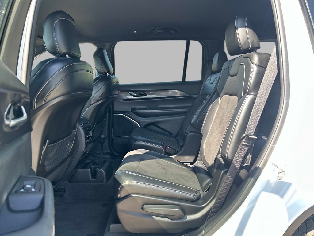 Used 2021 White Jeep Altitude image 15