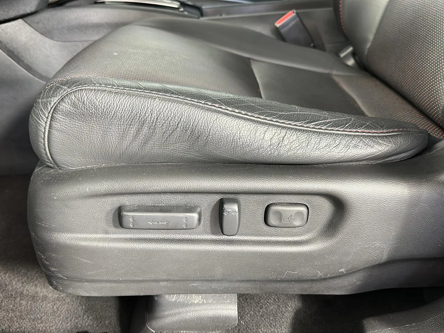 Used 2022 Crystal Black Pearl Honda Black Edition image 7