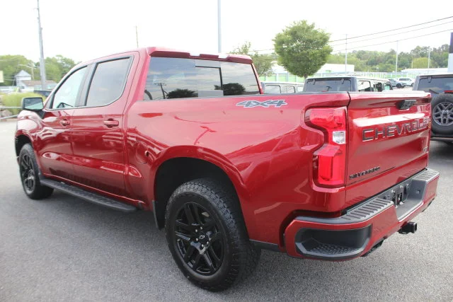 Used 2025 Red Chevrolet RST image 27