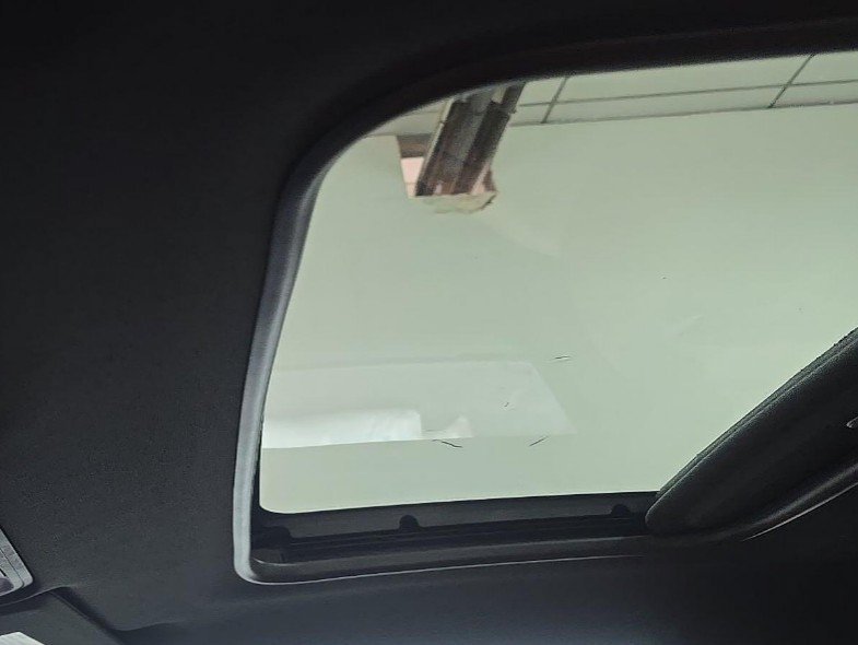 Used 2020 Black Chevrolet 2LT image 8