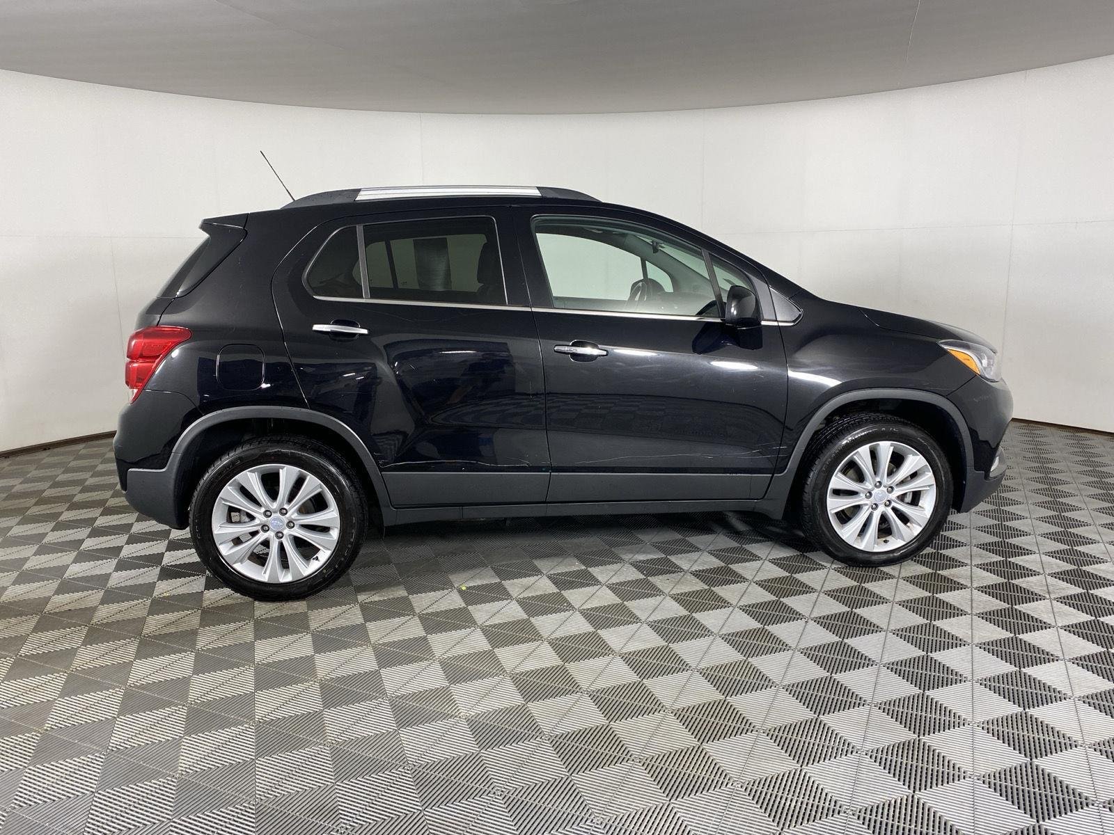 Used 2019 Mosaic Black Metallic Chevrolet Premier image 8
