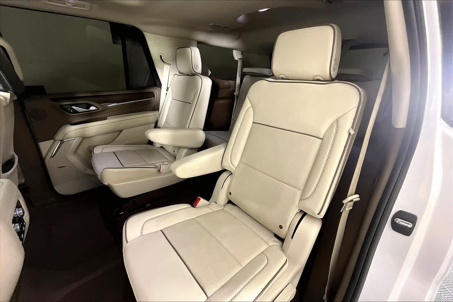 Used 2023 White Frost Tricoat GMC Denali image 19