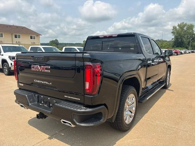 Used 2023 Onyx Black GMC Denali image 3