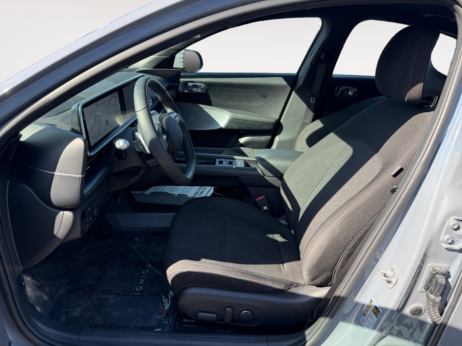Certified Used 2025 Blue Hyundai SE image 10