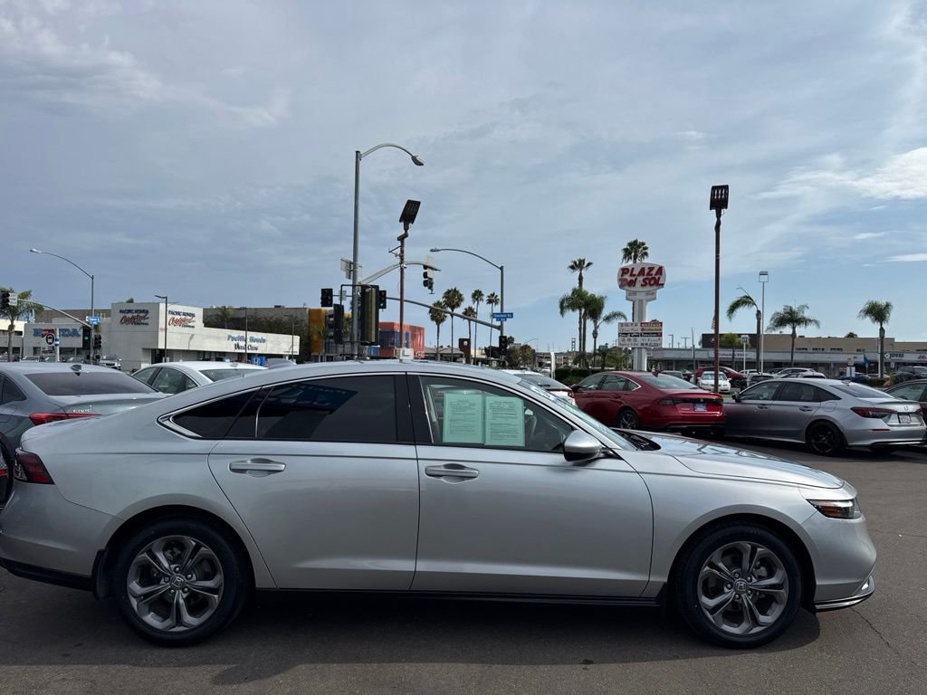 Used 2024  Honda EX image 4