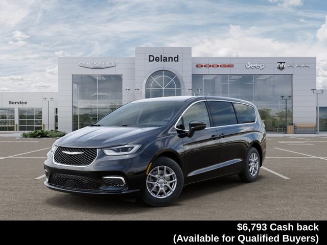 2026 Chrysler Pacifica Select's photo