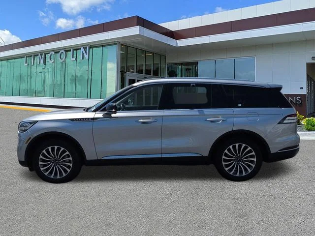 Used 2021 Silver Lincoln Reserve image 7