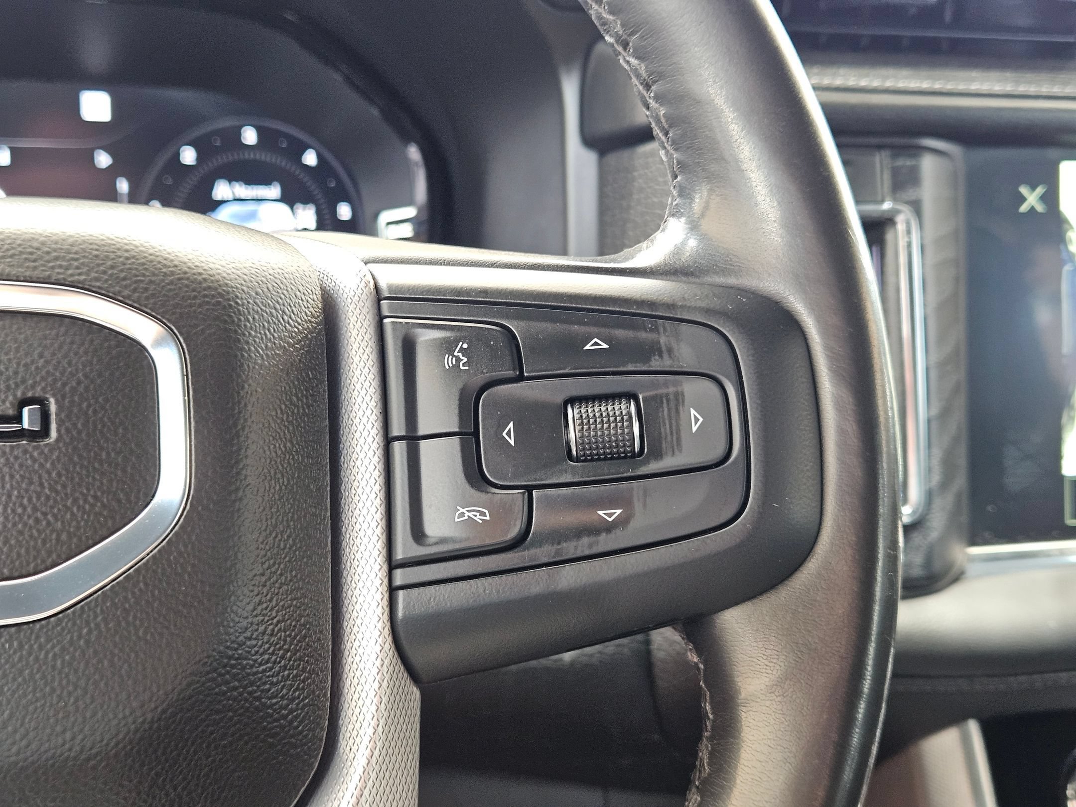 2022 GMC Yukon Denali - Photo 23