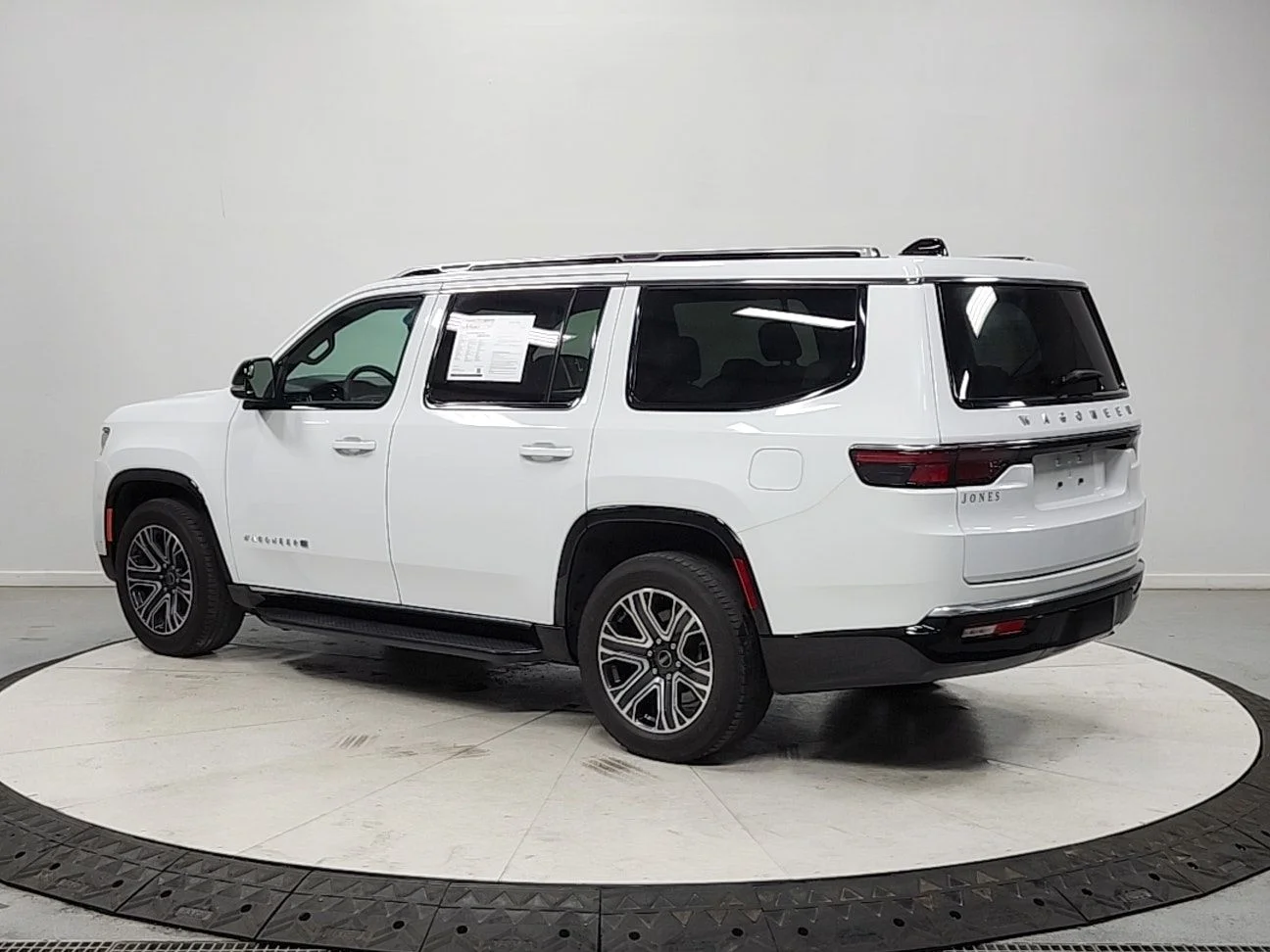 Used 2025 Bright White Clearcoat Jeep Base image 5