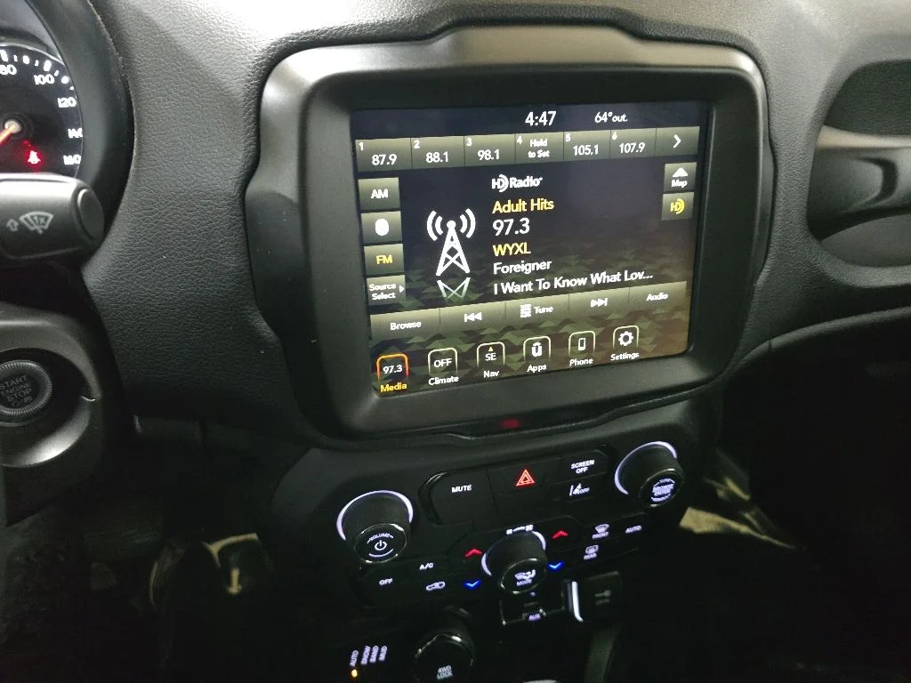 Used 2023 Yellow Jeep Latitude image 25
