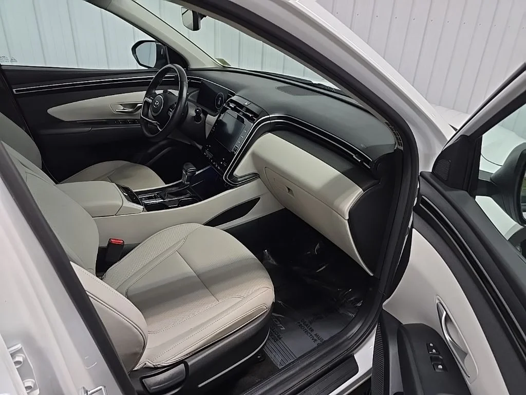 Used 2023 White Pearl Hyundai SEL image 18