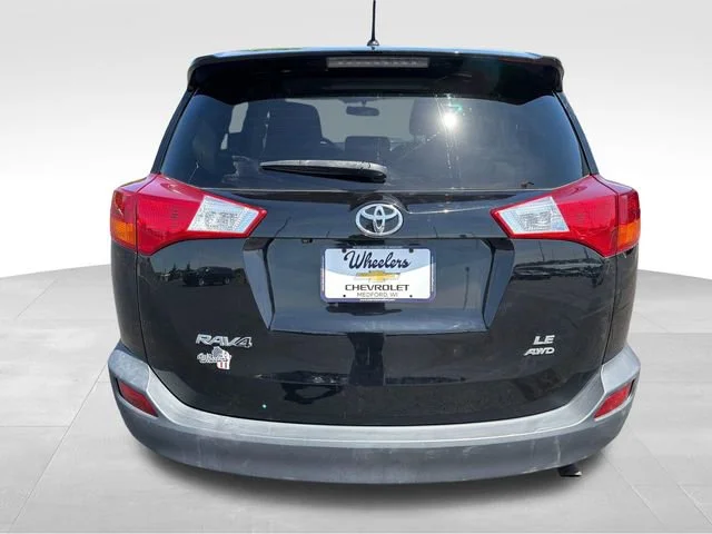 Used 2015 Black Toyota LE image 4