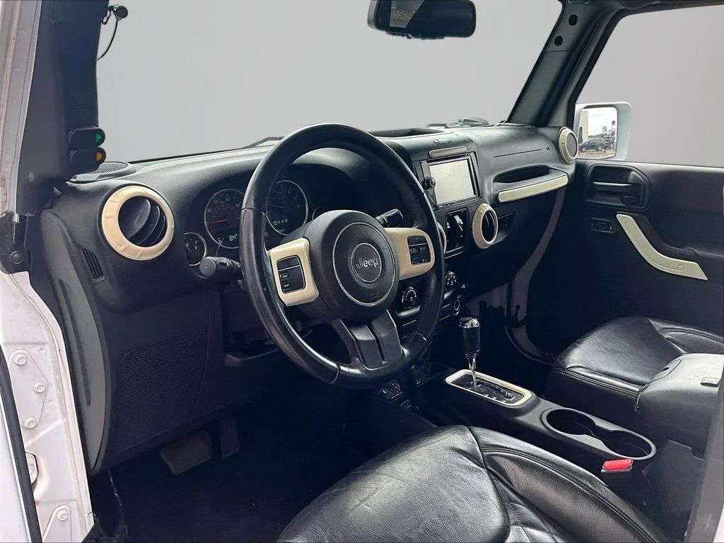 Used 2015 White Jeep Unlimited Sport image 15