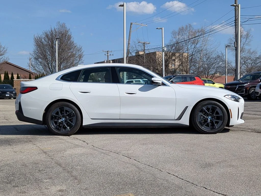 Used 2024 White BMW xDrive40 image 8