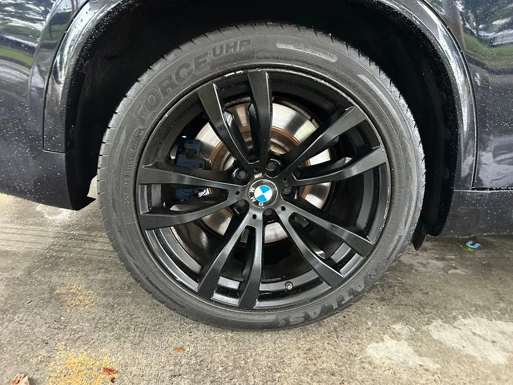 Used 2014 Black BMW xDrive50i image 20