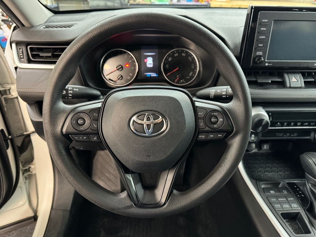 Used 2020 White Toyota LE image 17