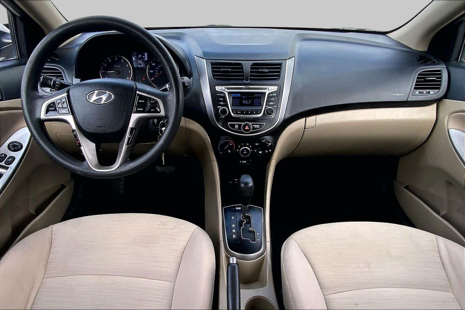Used 2016 Misty Beige Metallic Hyundai SE image 13