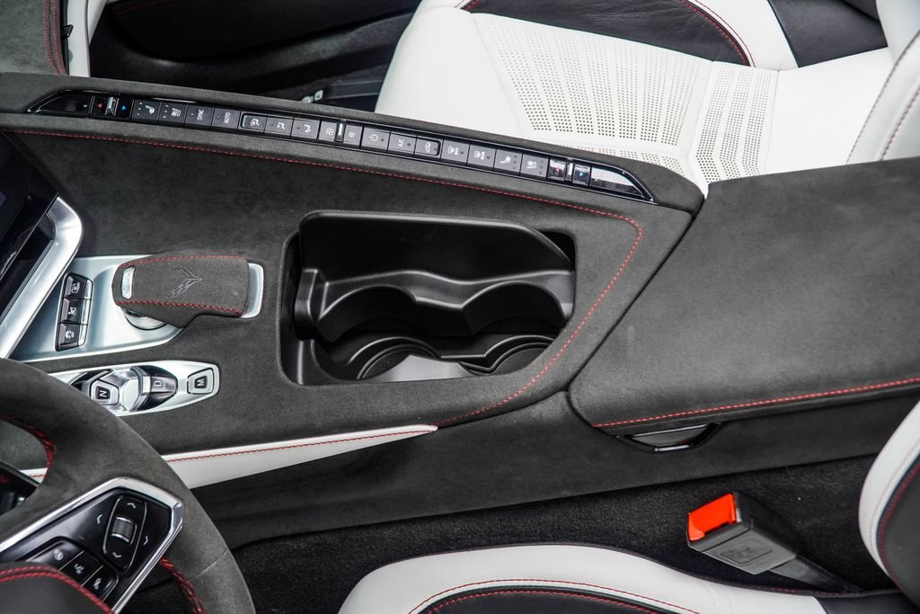 Used 2023 White Chevrolet Stingray image 23
