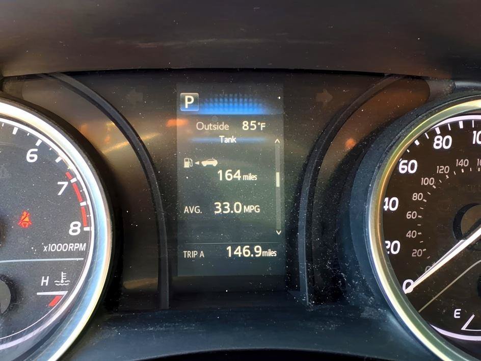 Used 2018 Celestial Silver Metallic Toyota L image 24