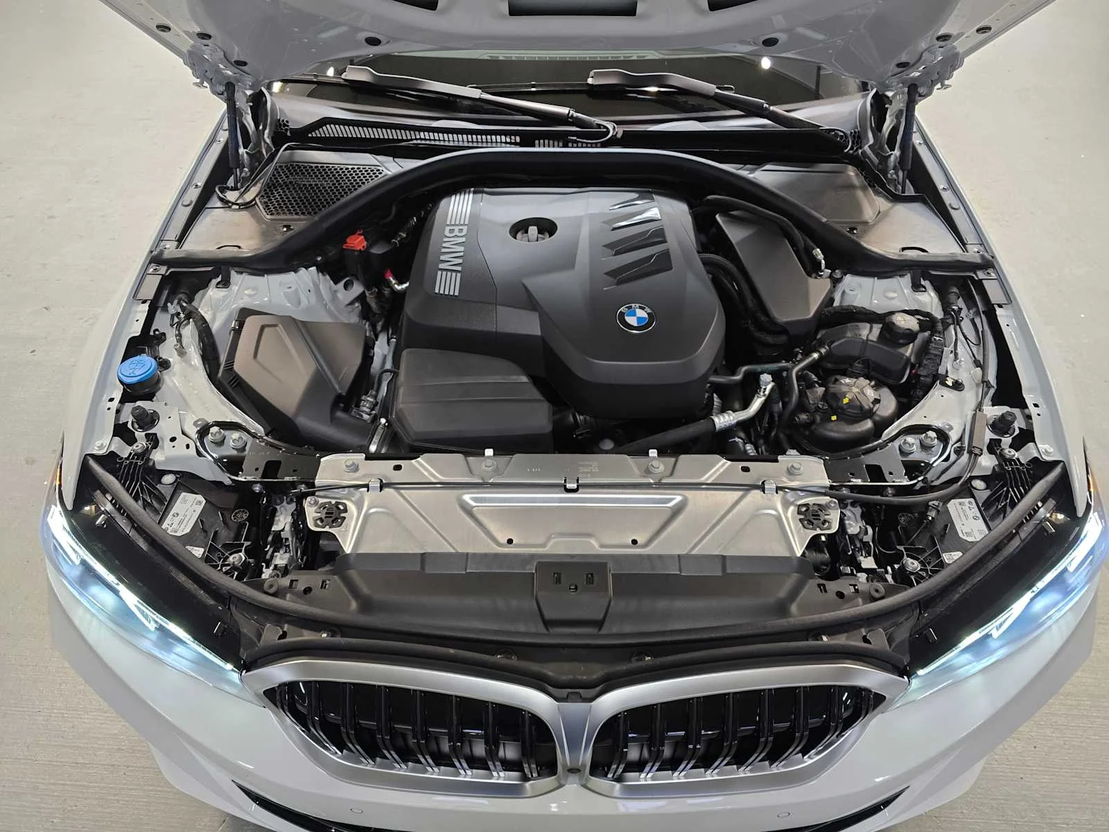 New 2026 Alpine White BMW NA xDrive image 9