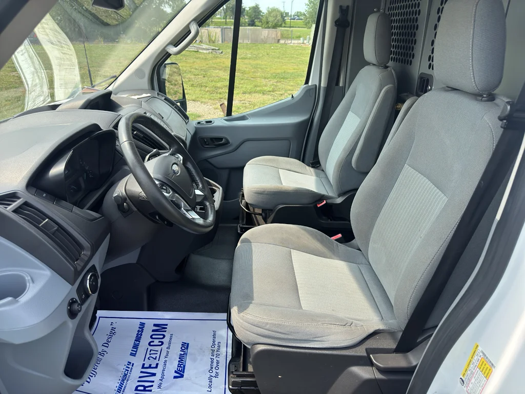 Used 2015 Oxford White Ford Base image 9