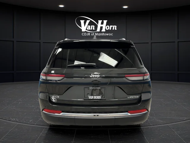 Used 2025 Pearlcoat Jeep Limited image 6