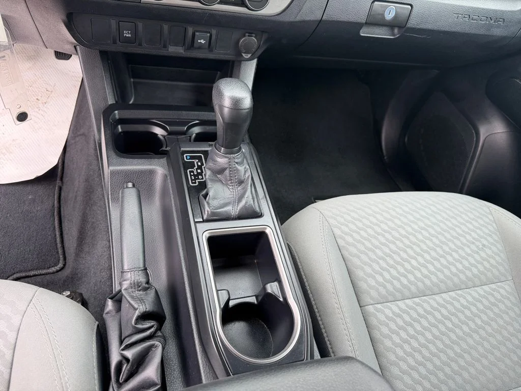 2022 Toyota Tacoma SR - Photo 15