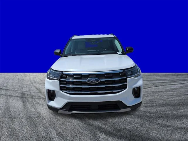 New 2026 Star White Metallic Tri-Coat Ford Active image 9