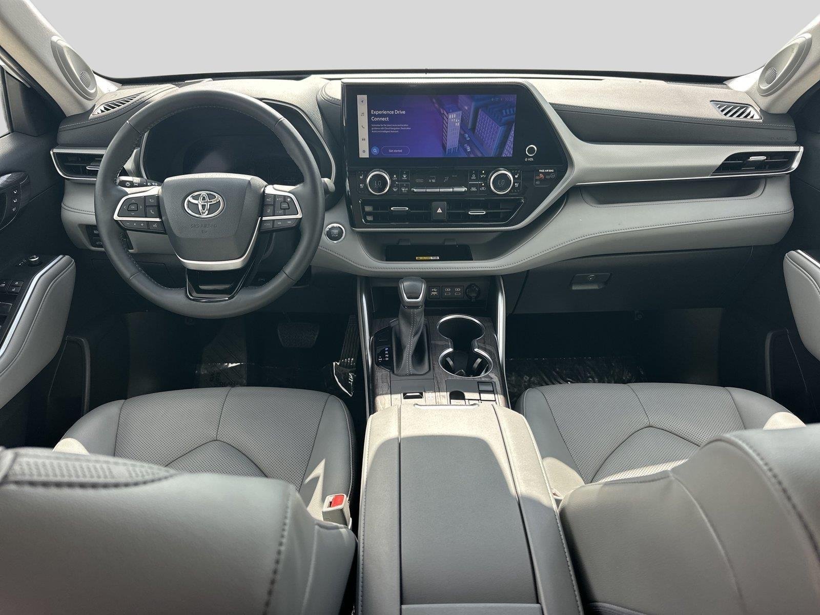 Used 2023 Wind Chill Pearl Toyota Platinum image 29