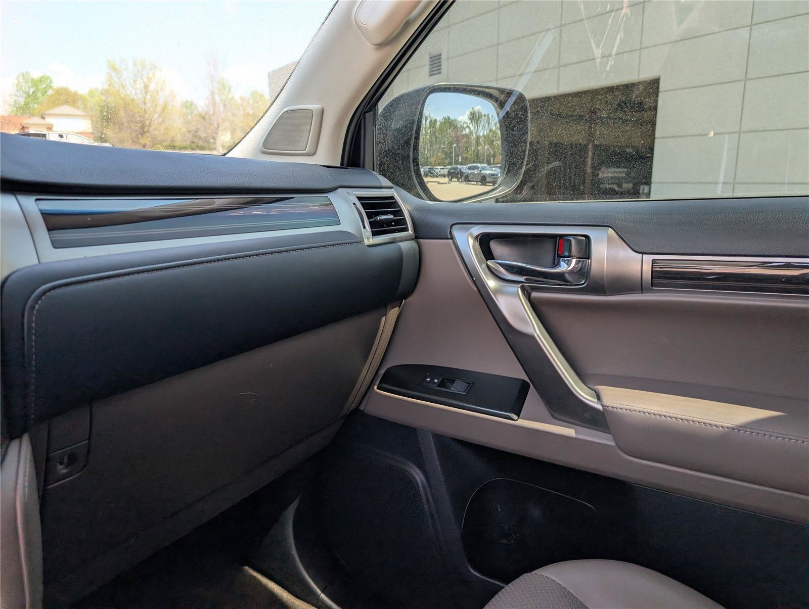 2022 Lexus GX LUXURY - Photo 31
