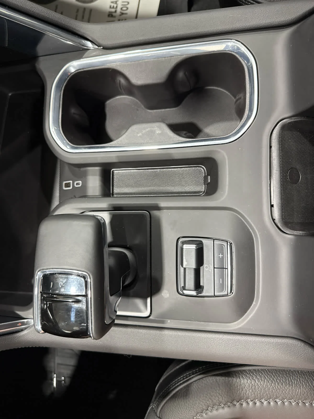 Used 2025 Onyx Black GMC Denali image 24