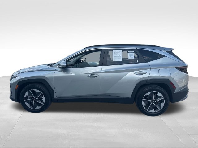 Used 2025 Silver Hyundai SEL Convenience image 2