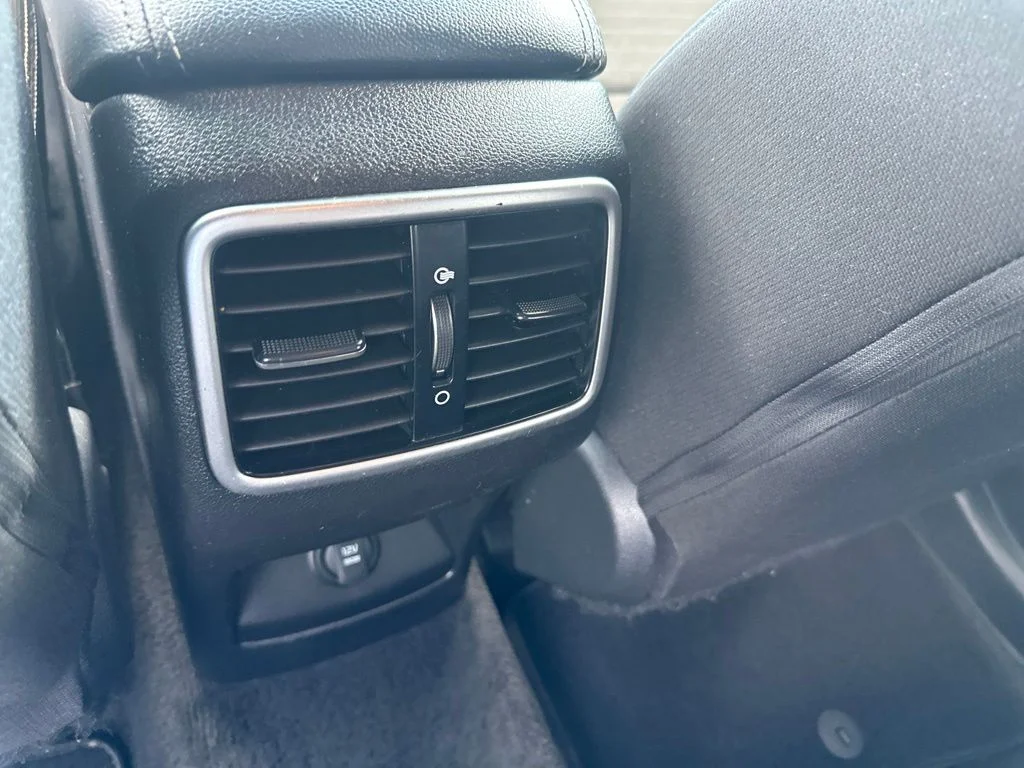 Used 2020 White Kia LX image 27