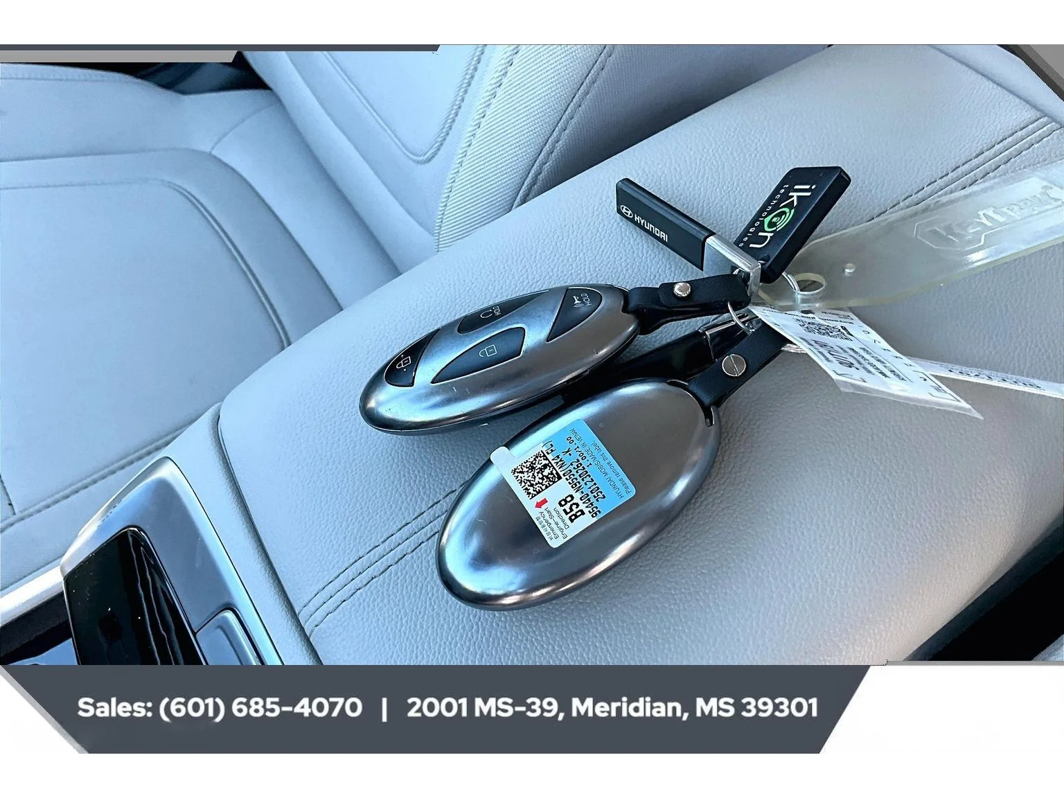 Used 2025 SERENITY WHITE PEARL Hyundai SE image 9