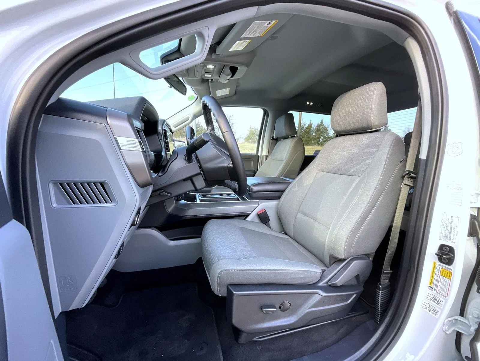 Used 2025 White Ford XLT image 11