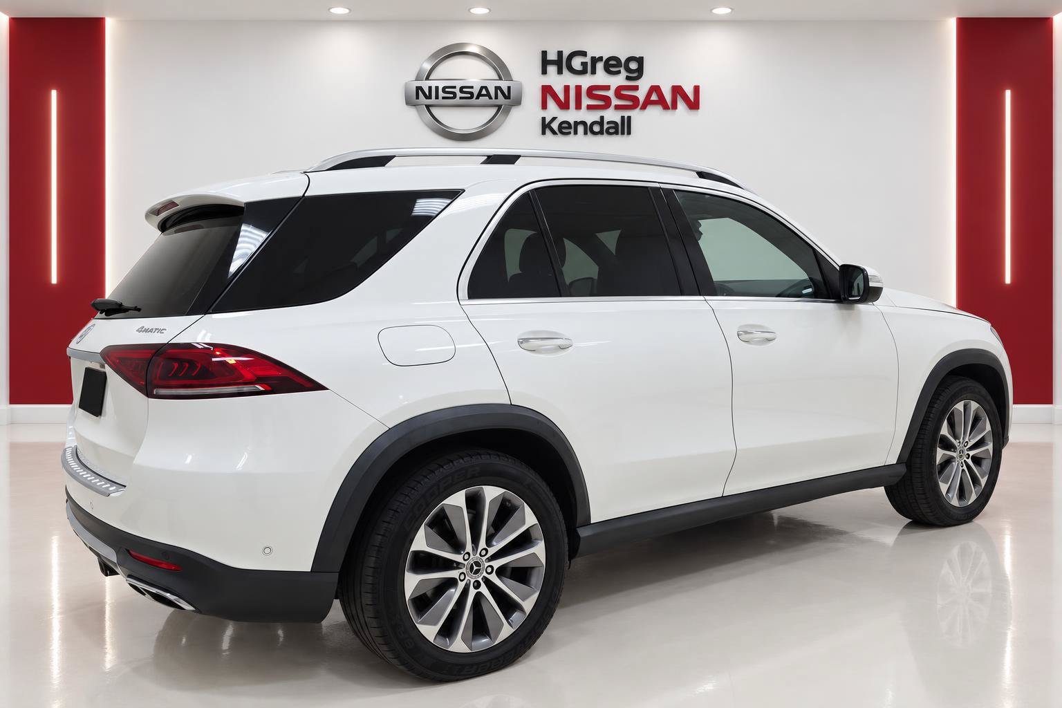 Used 2022 White Mercedes-Benz GLE 350 image 4