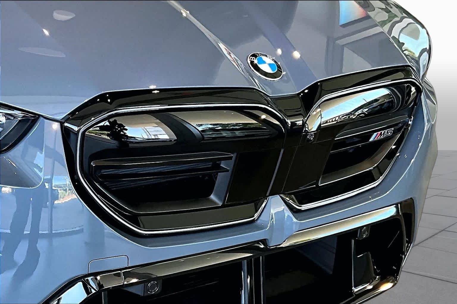 Used 2027 Storm Bay Metallic BMW  image 29