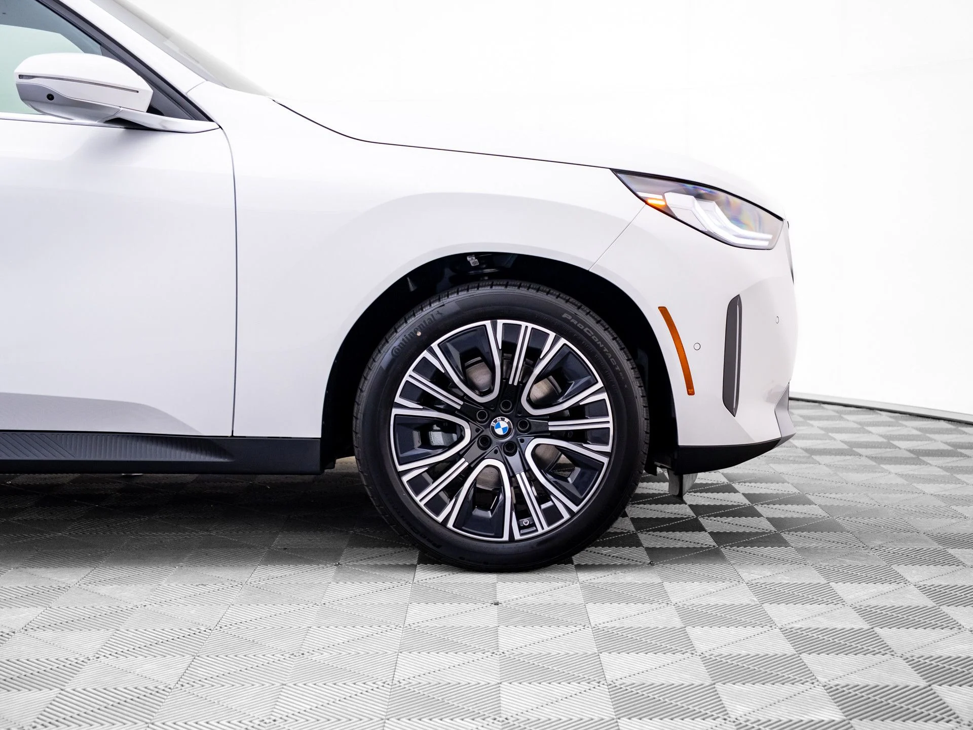 New 2026 White BMW 30 xDrive image 34