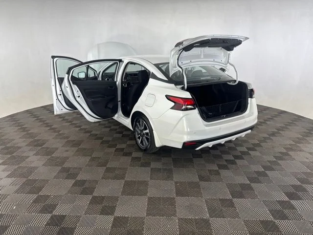 Used 2025 White Nissan 1.6 SV image 16