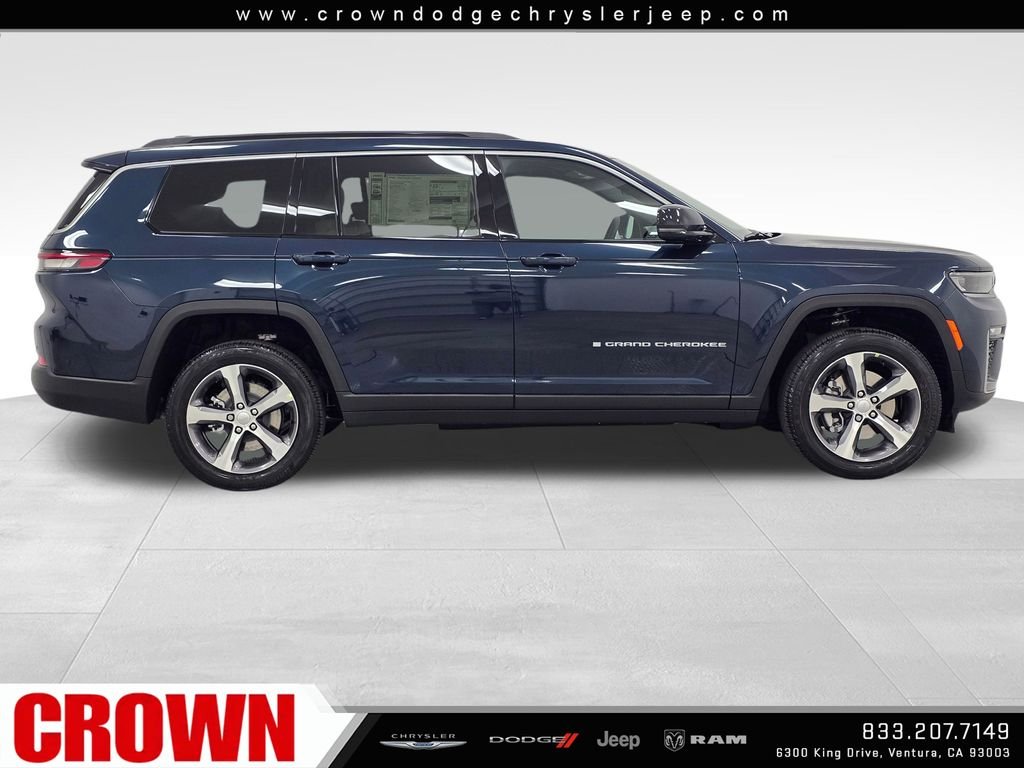 New 2026 Fathom Blue Pearl-Coat Exterior Paint Jeep Limited image 4